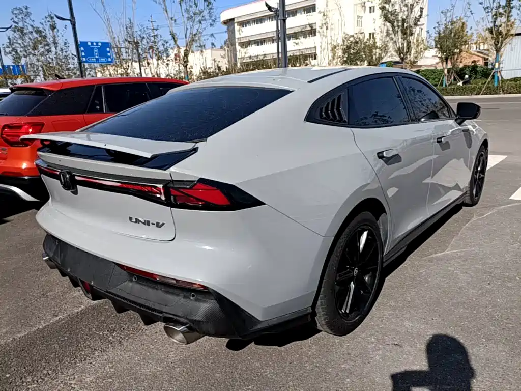 Changan UNI-V — миниатюра 7