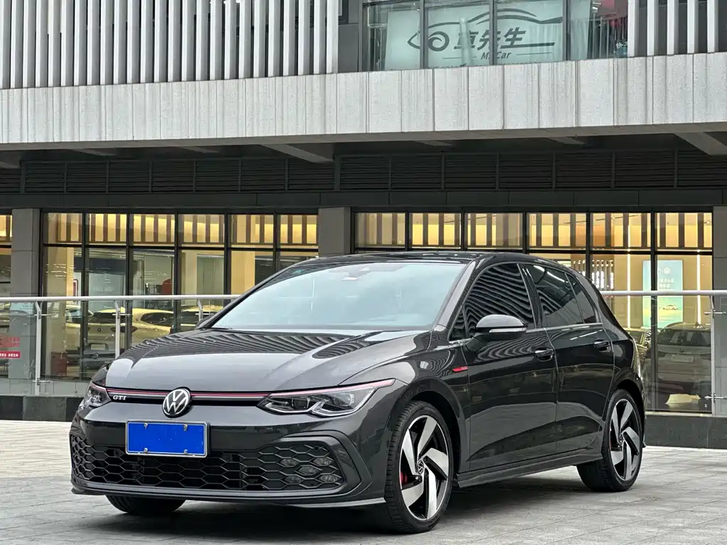 Volkswagen Golf GTI