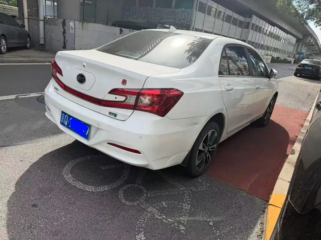 BYD Qin NEV — миниатюра 8