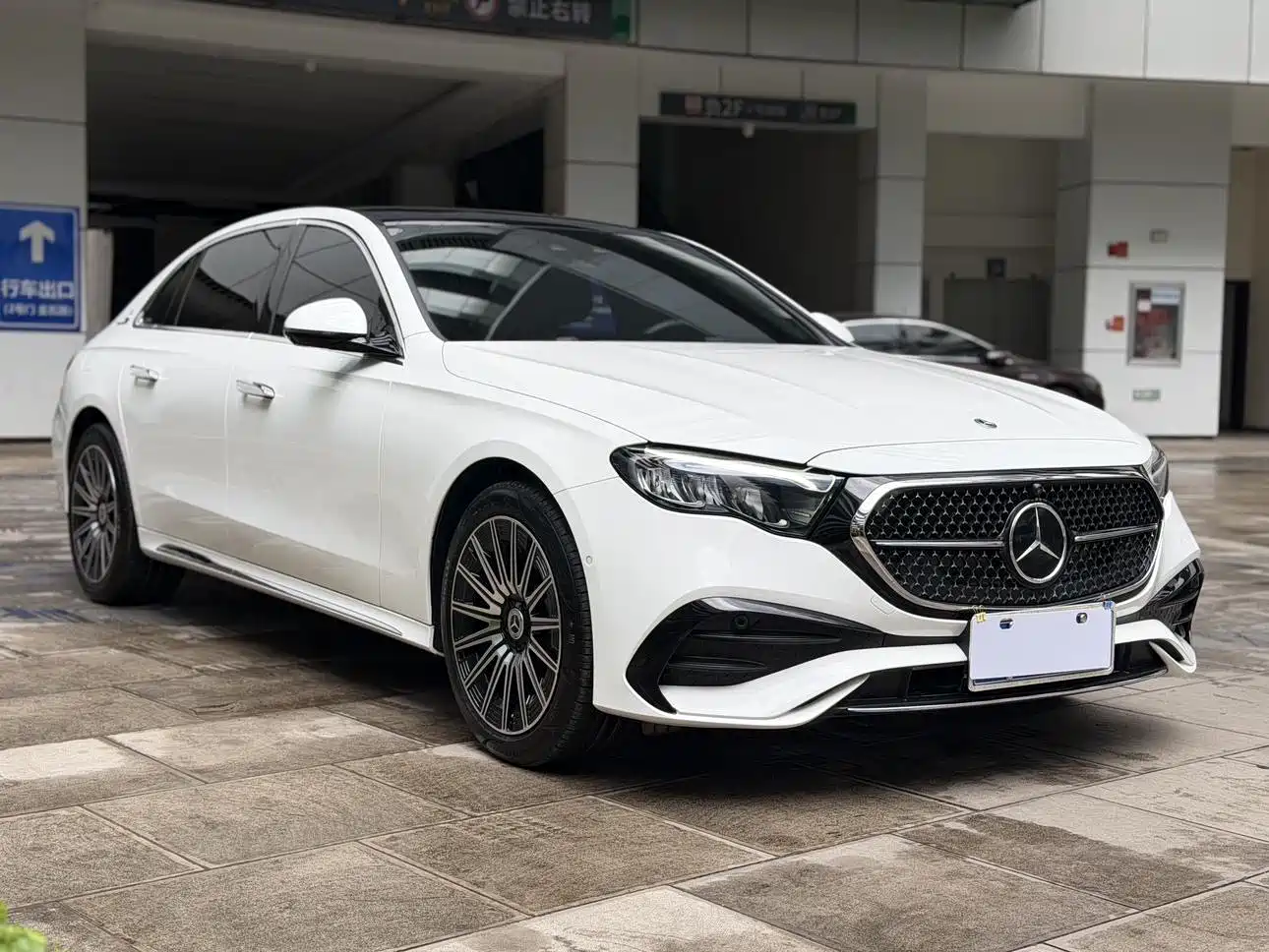 Mercedes-Benz E-Class 2024 Белый из Китая