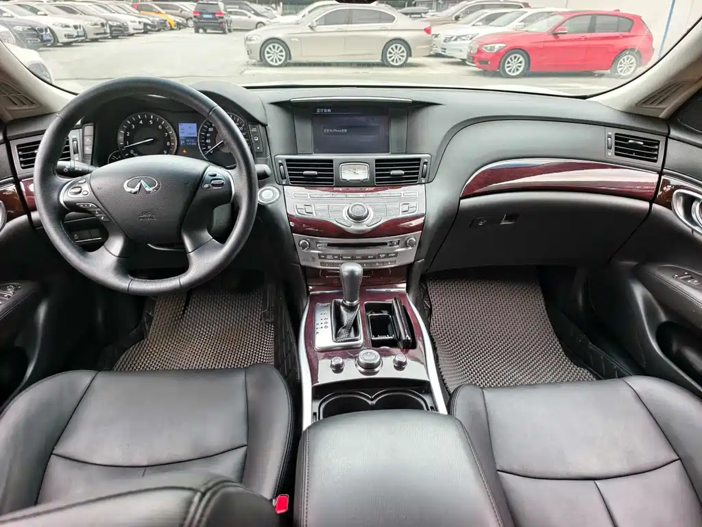 Infiniti Q70 — миниатюра 11
