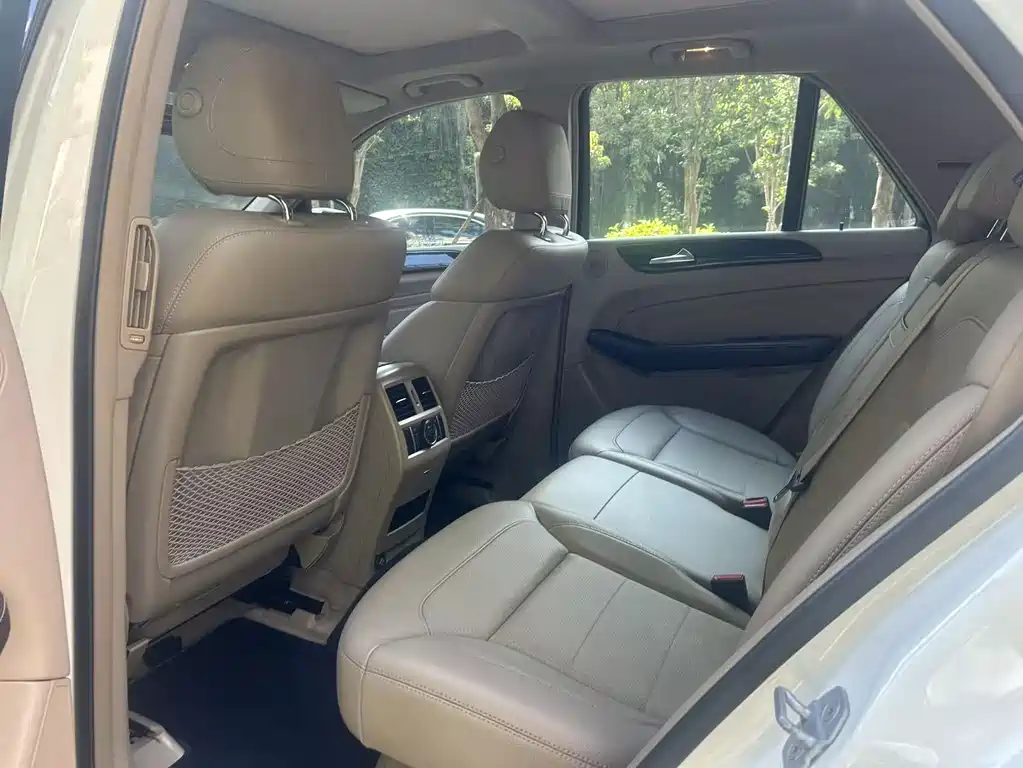 Mercedes-Benz M-Class — миниатюра 7