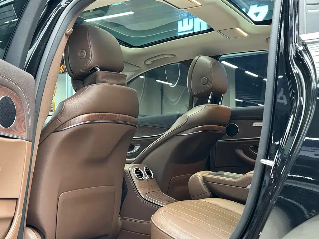 MERCEDES-BENZ E CLASS