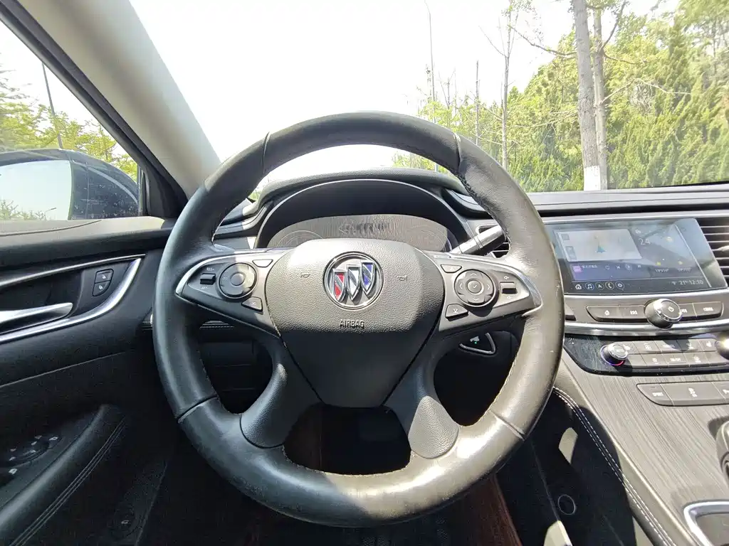 Buick LaCrosse — миниатюра 12
