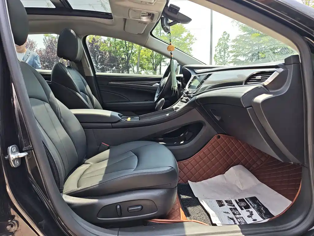 Buick LaCrosse — миниатюра 10