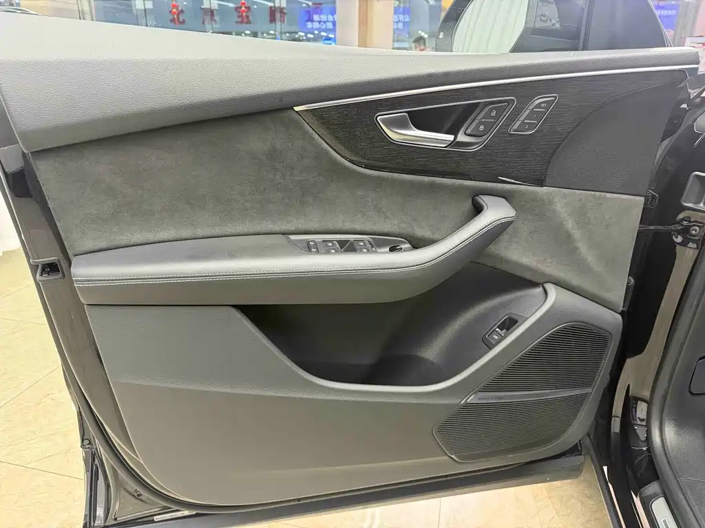 Audi Q8 — миниатюра 14