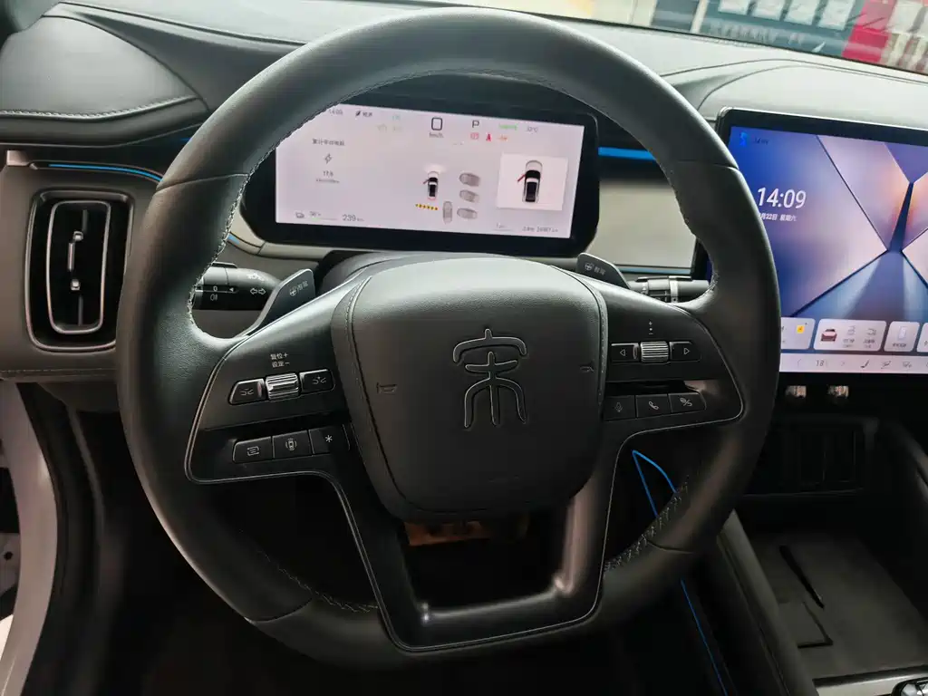 BYD L EV — миниатюра 10