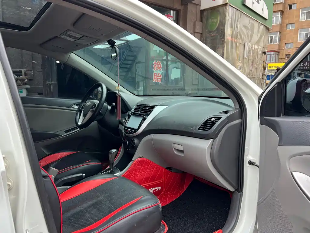 Hyundai Verna — миниатюра 10