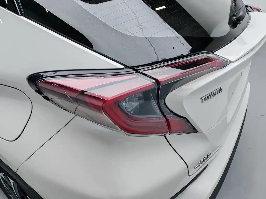 Toyota IZOA — миниатюра 6