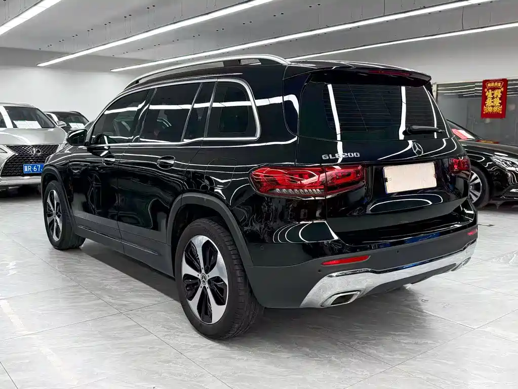 Mercedes-Benz GLB — миниатюра 6