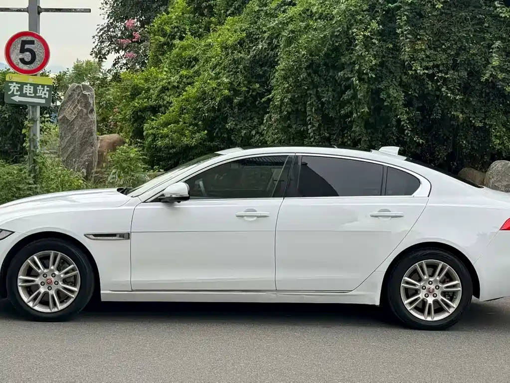 Jaguar XEL — миниатюра 4