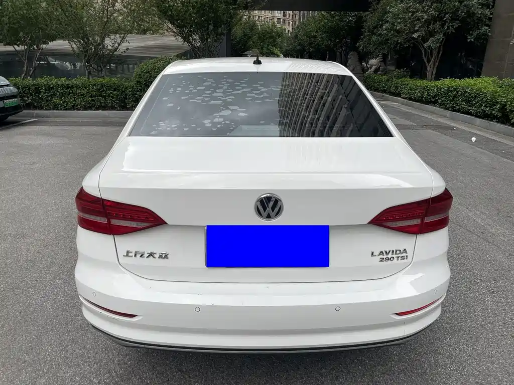 Volkswagen Lavida — миниатюра 3