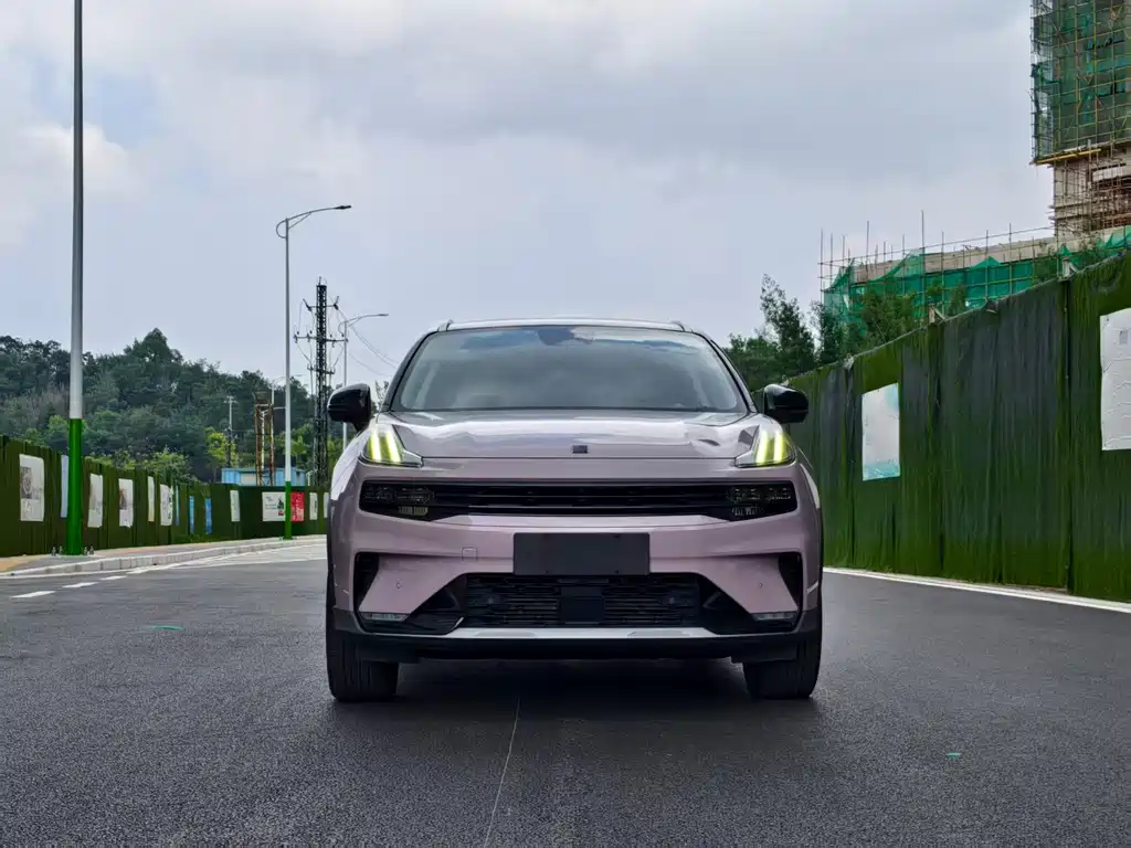 Lynk & Co 06 1.5T Shero Pink Special Edition, фото 2