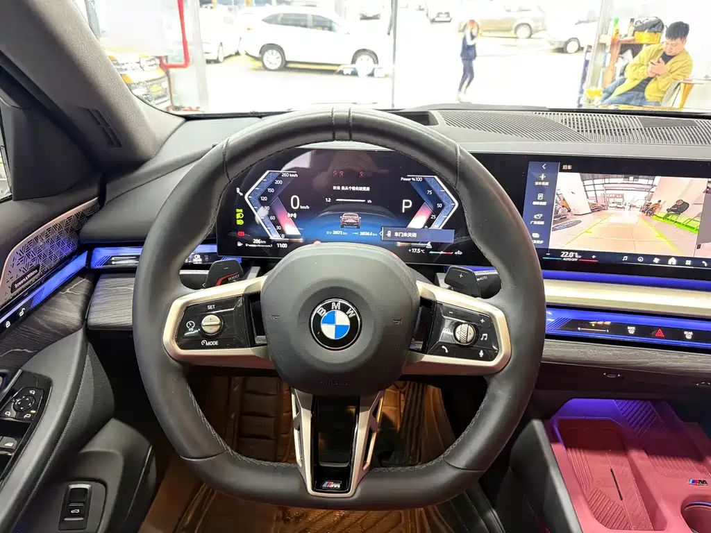 BMW 5 Series — миниатюра 9