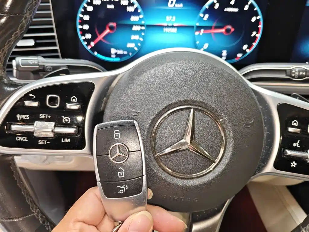 Mercedes-Benz GLE (Import) — миниатюра 12