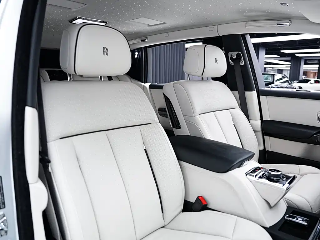 Rolls-Royce Phantom — миниатюра 21