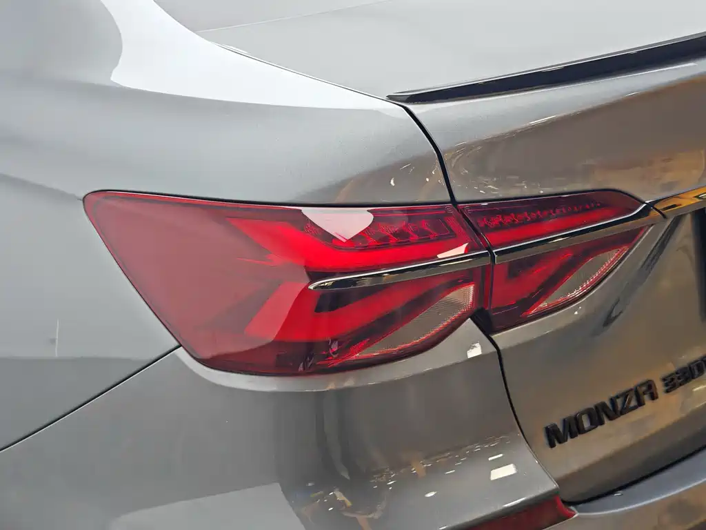 Chevrolet Monza — миниатюра 7