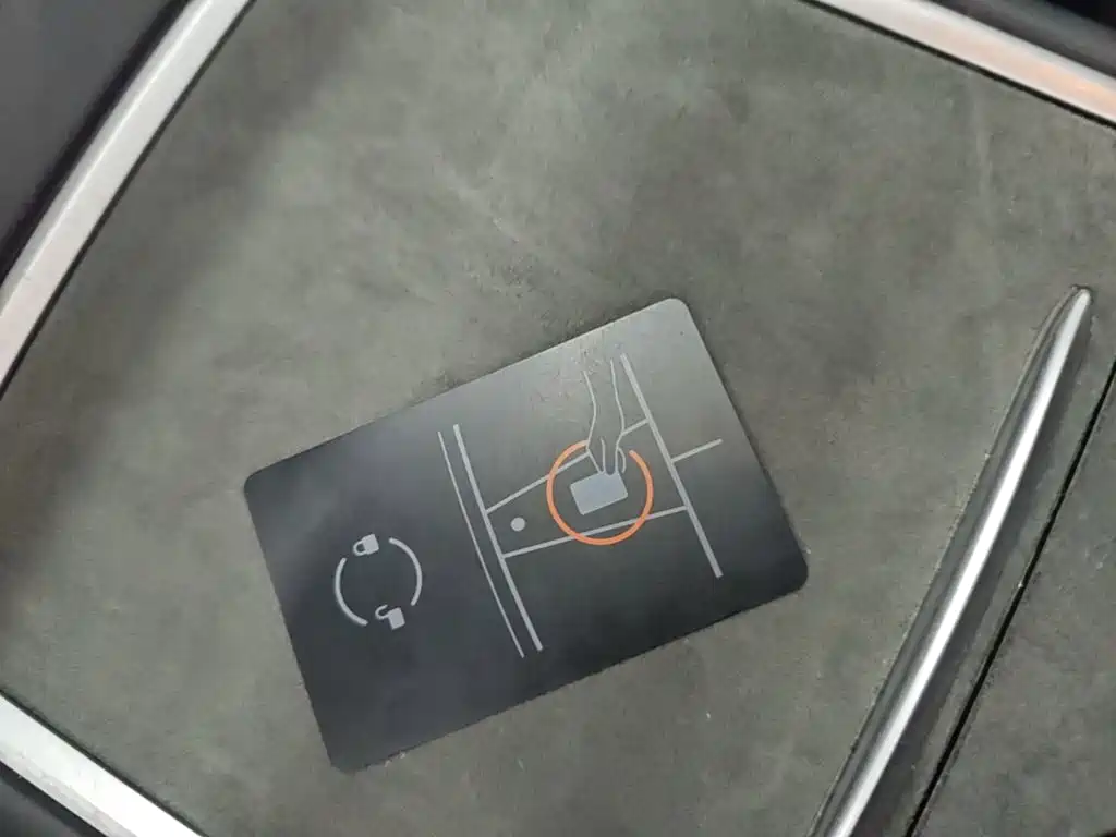 Tesla Model 3 — миниатюра 9