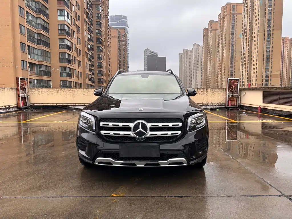 MERCEDES-BENZ GLB
