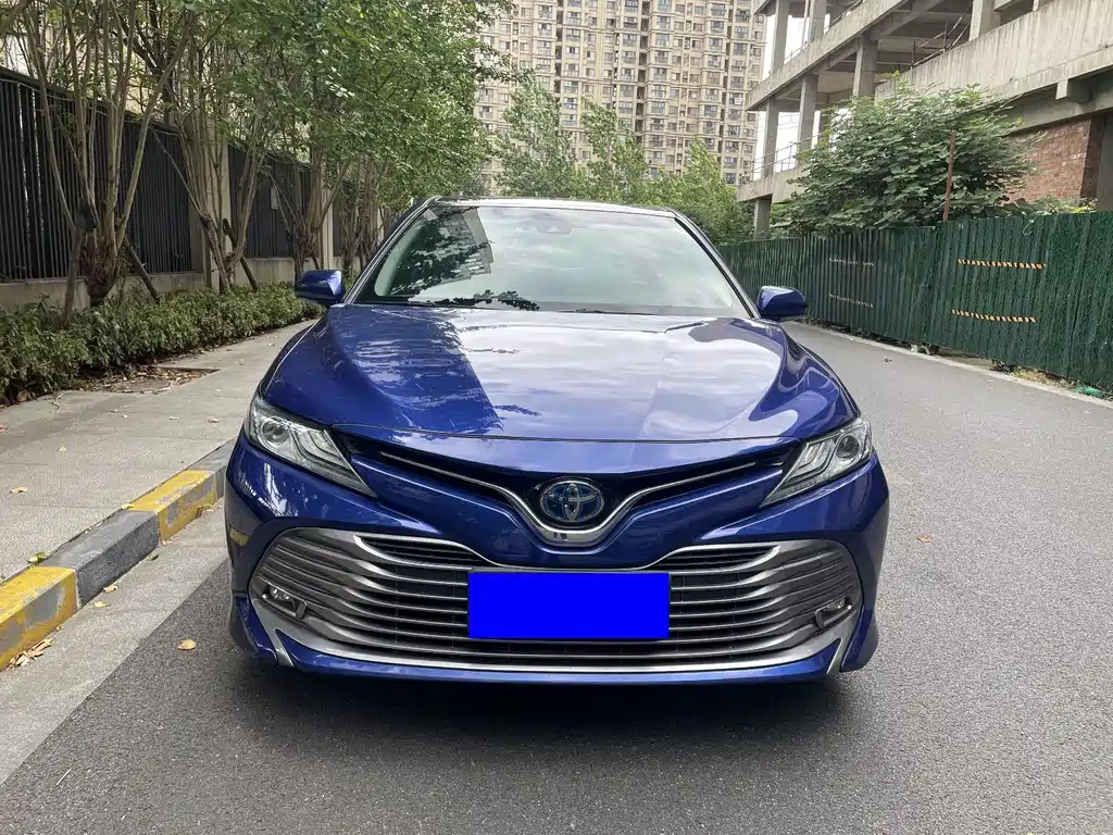 Toyota Camry — миниатюра 3