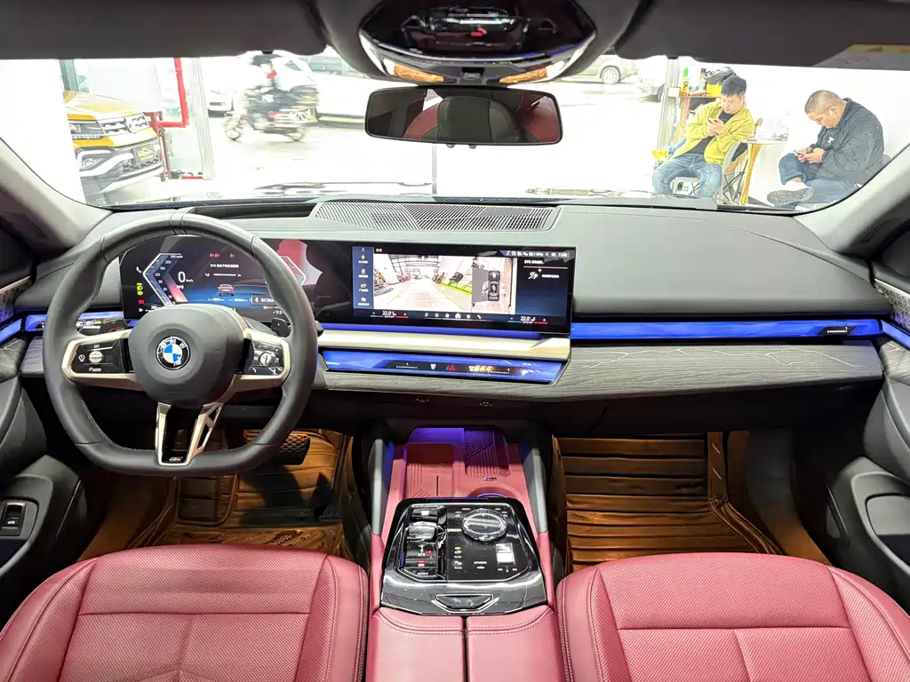 BMW 5 Series — миниатюра 8