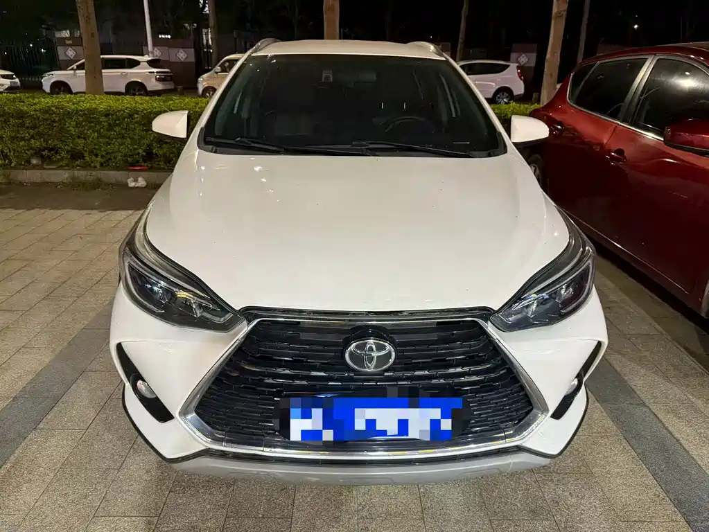 Toyota Yaris L — миниатюра 2
