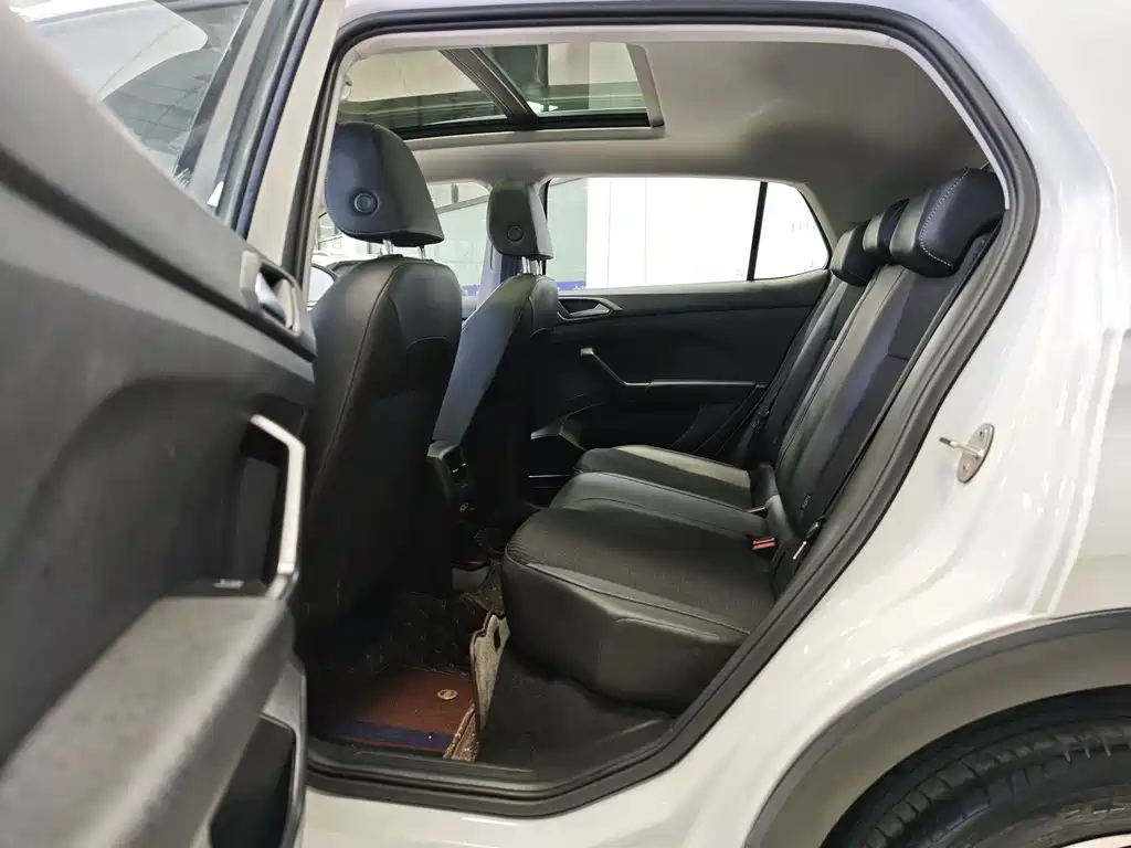 VOLKSWAGEN EXPLORING THE SHADOW