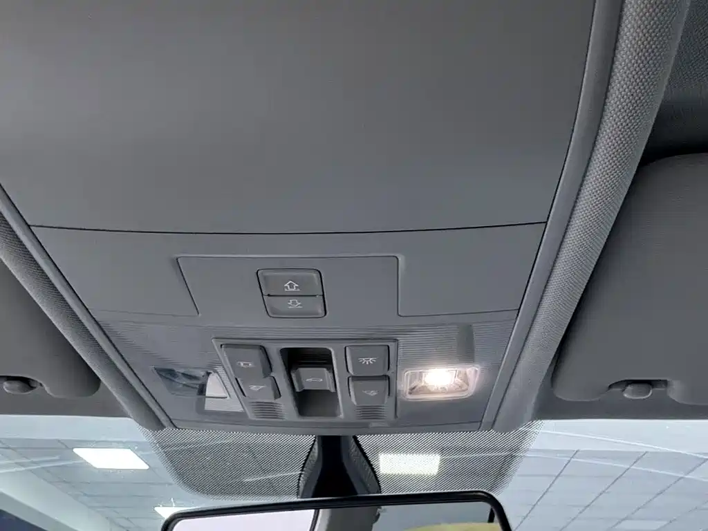 Volkswagen Tiguan L — миниатюра 22
