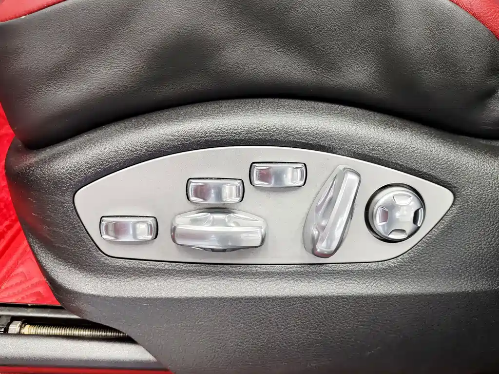 Porsche Macan — миниатюра 18