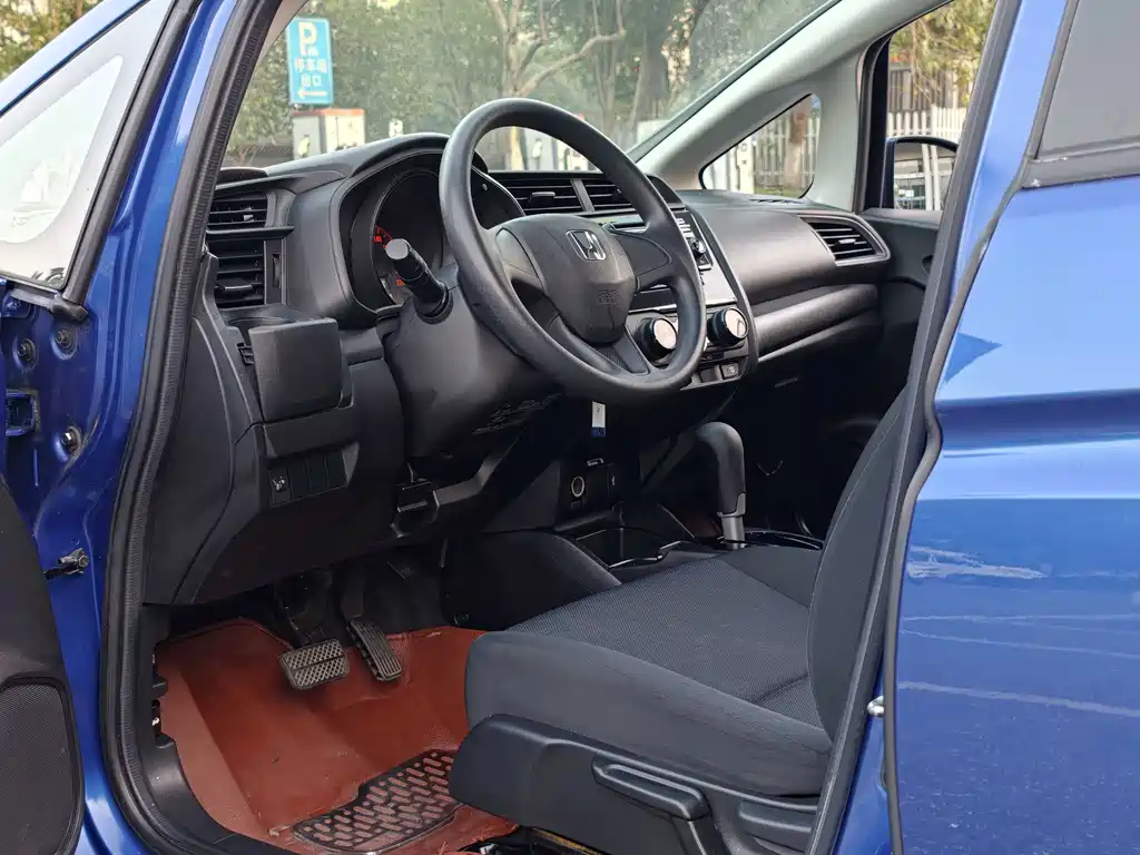 Honda Fit — миниатюра 7