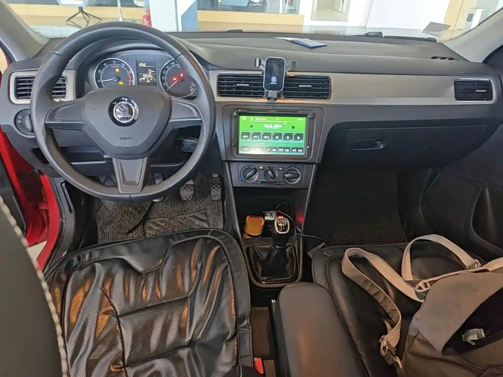 Skoda Rapid Spaceback — миниатюра 10