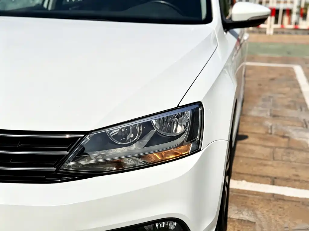Volkswagen Sagitar — миниатюра 4