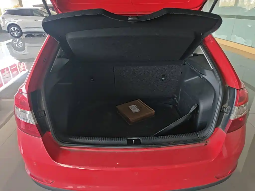 Skoda Rapid Spaceback — миниатюра 19