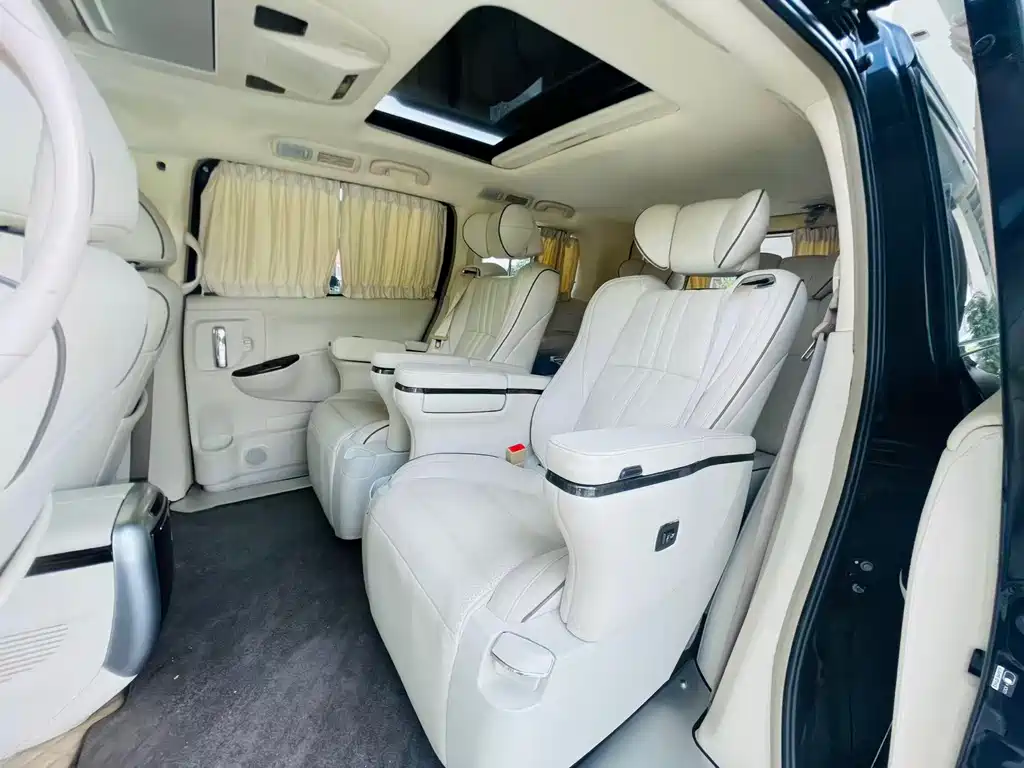 Nissan Quest — миниатюра 8