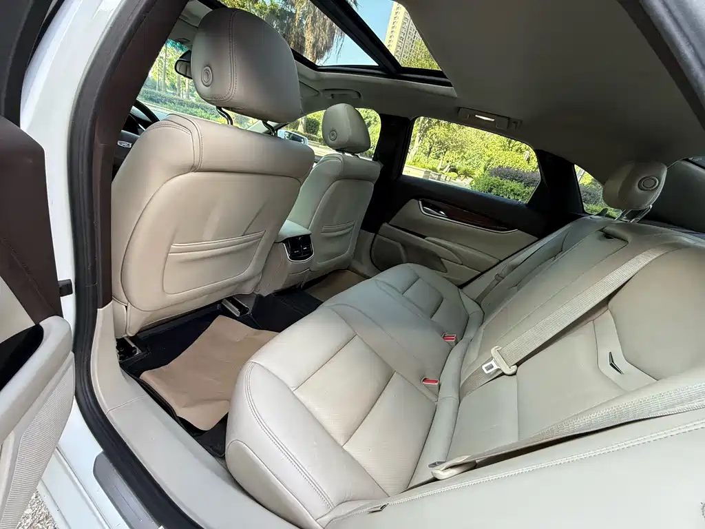Cadillac XTS — миниатюра 8
