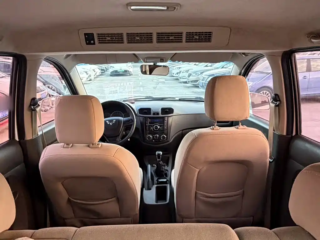 Wuling Hongguang — миниатюра 11