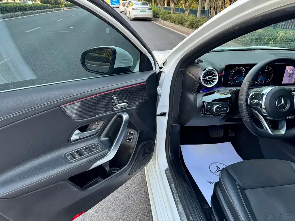 MERCEDES-BENZ A CLASS