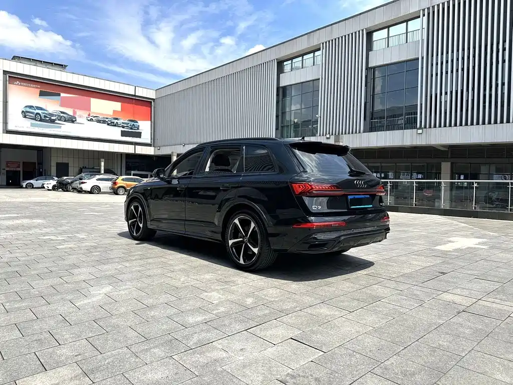 Audi Q7 — миниатюра 7