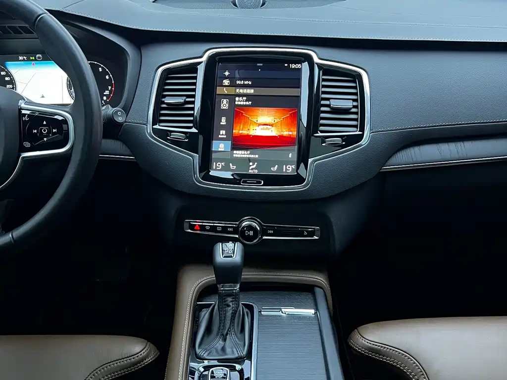 Volvo XC90 — миниатюра 16