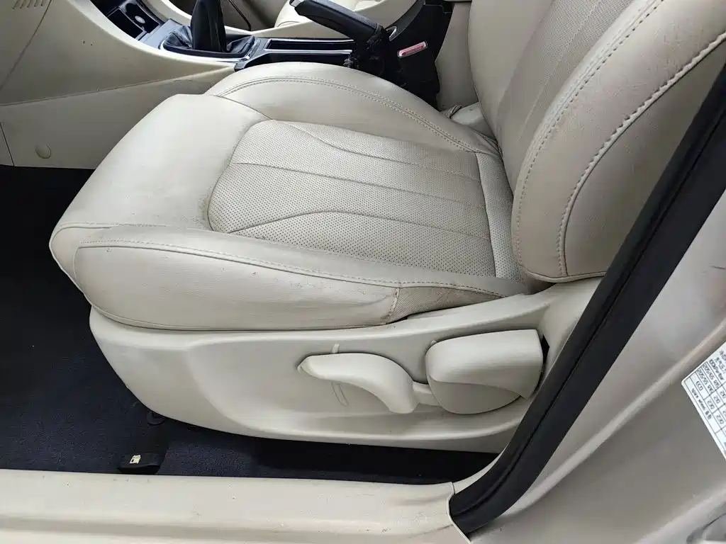 Geely Emgrand — миниатюра 20
