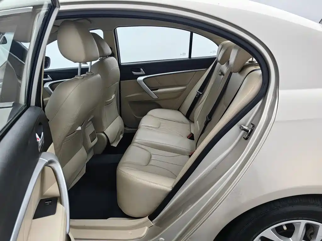 Geely Emgrand — миниатюра 15