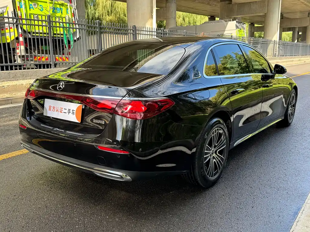 Mercedes-Benz E-Class — миниатюра 14