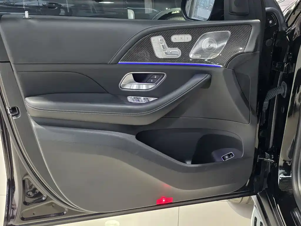 MERCEDES-BENZ GLS AMG