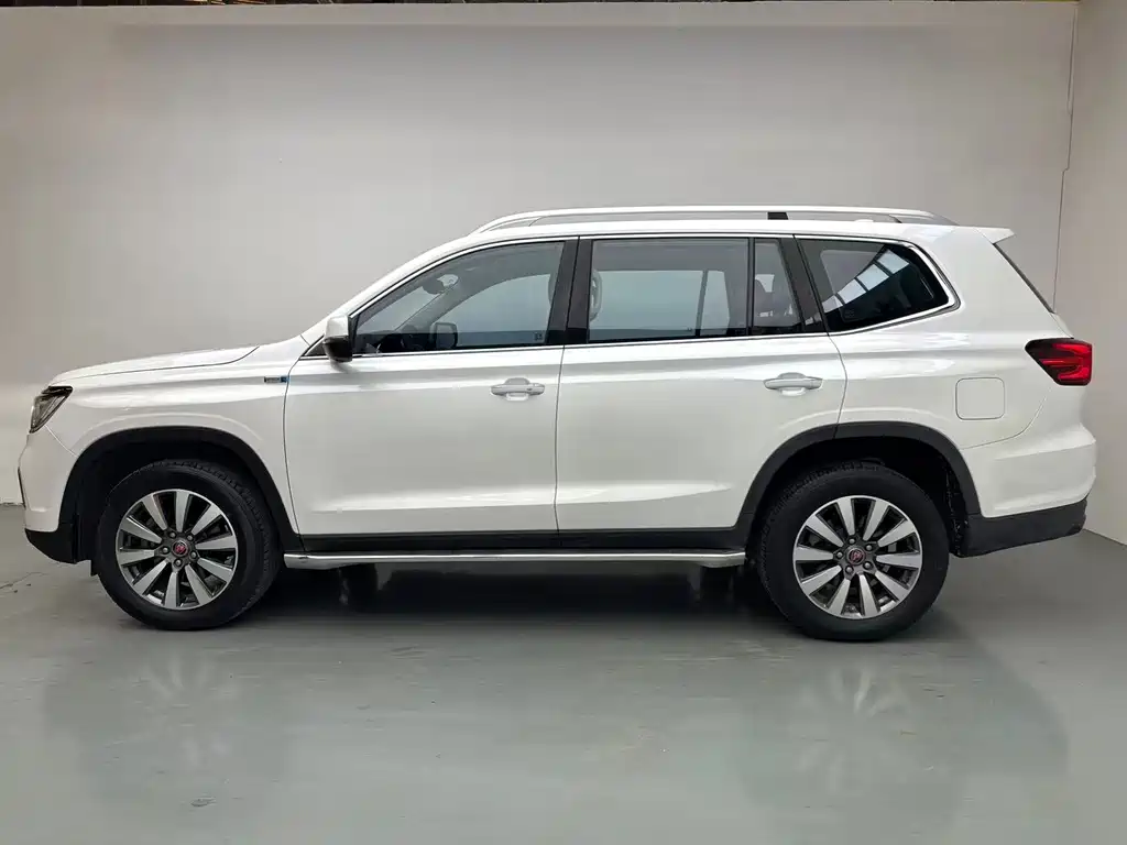 Roewe RX8 — миниатюра 5