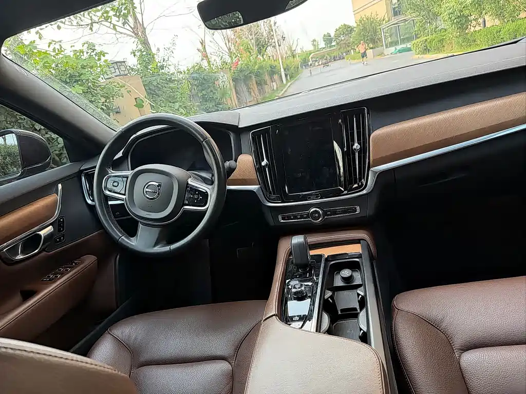 Volvo S90 — миниатюра 4