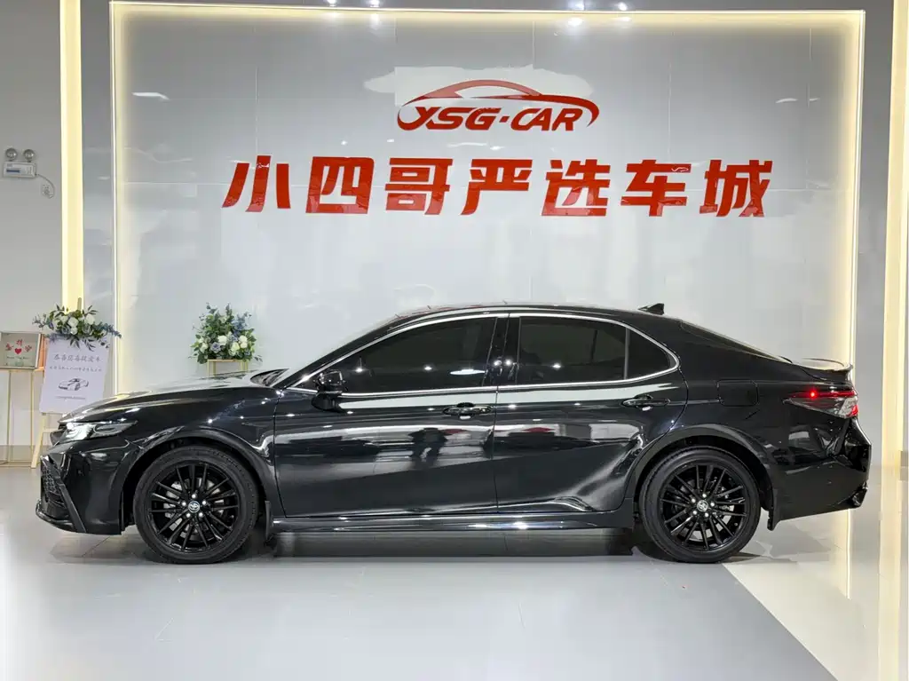 Toyota Camry — миниатюра 5