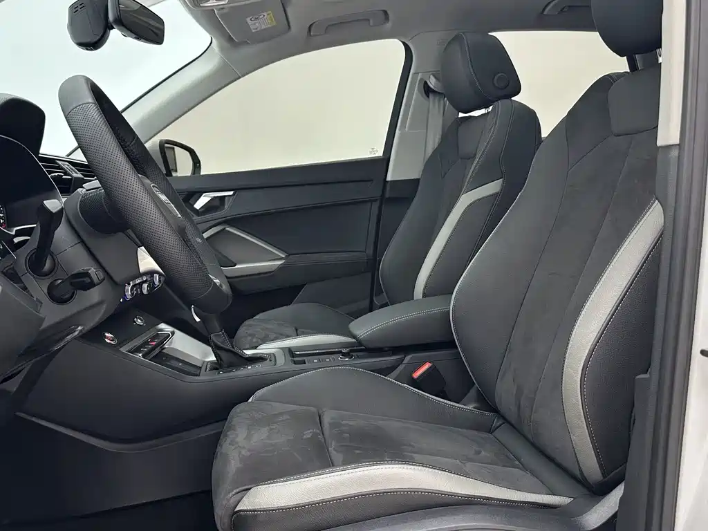 Audi Q3 2022 35 TFSI
