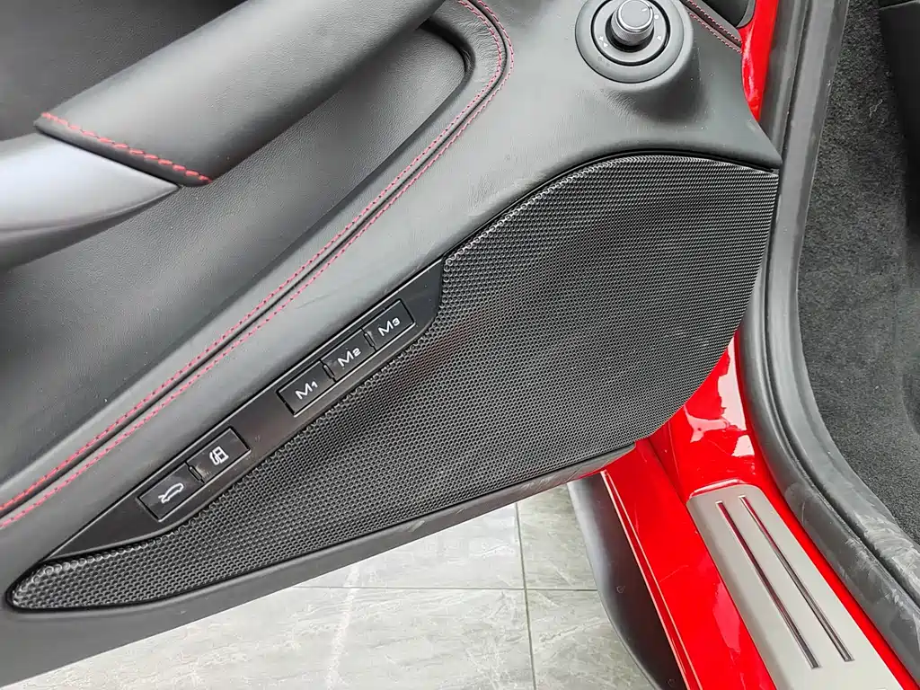 Ferrari F8 — миниатюра 11