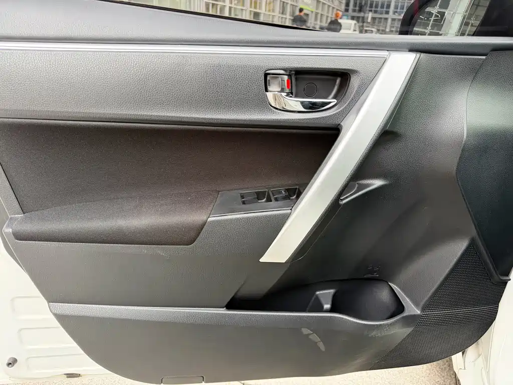 Toyota Corolla — миниатюра 13