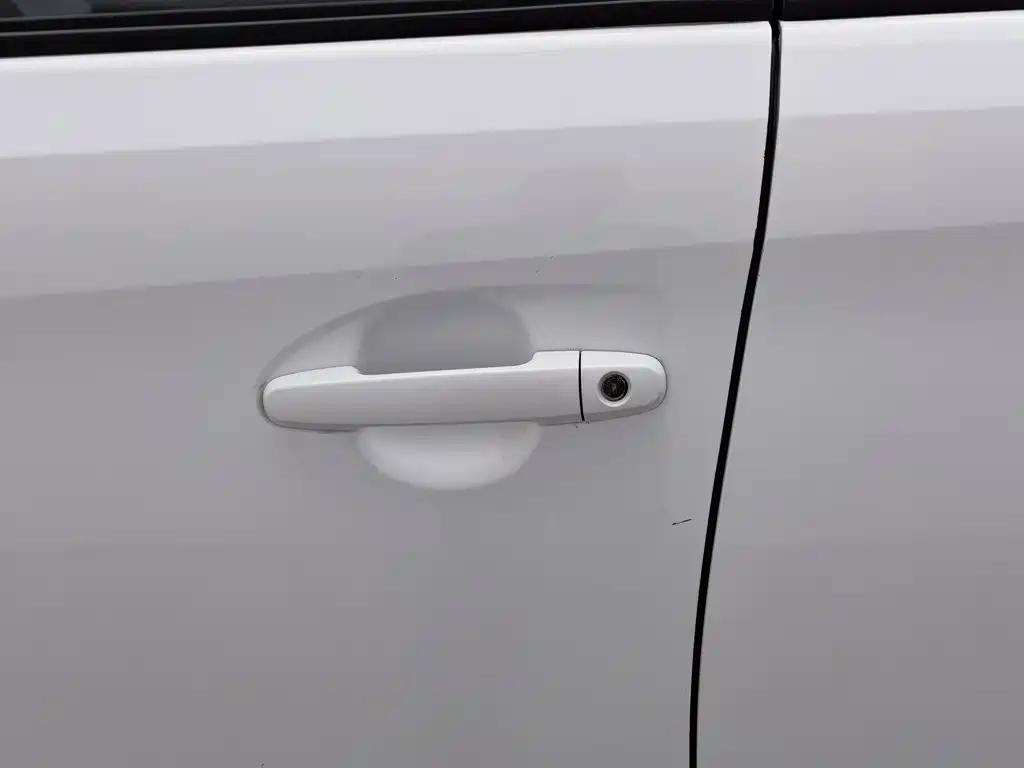 Toyota Yaris L — миниатюра 18